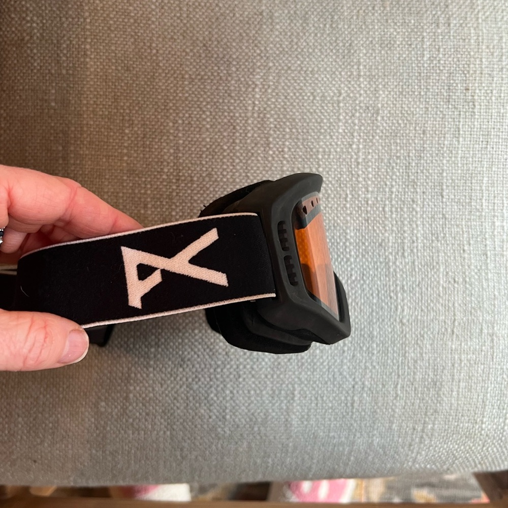 anon. kids’ ski goggles EUC - Picture 4 of 6